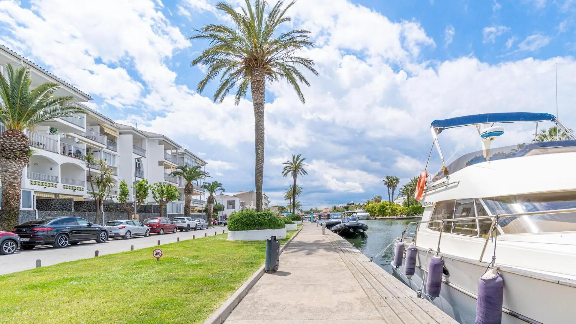 Apartamento Con Parking Y Vistas Al Canal - Hisp-288-64 Empuriabrava Spain