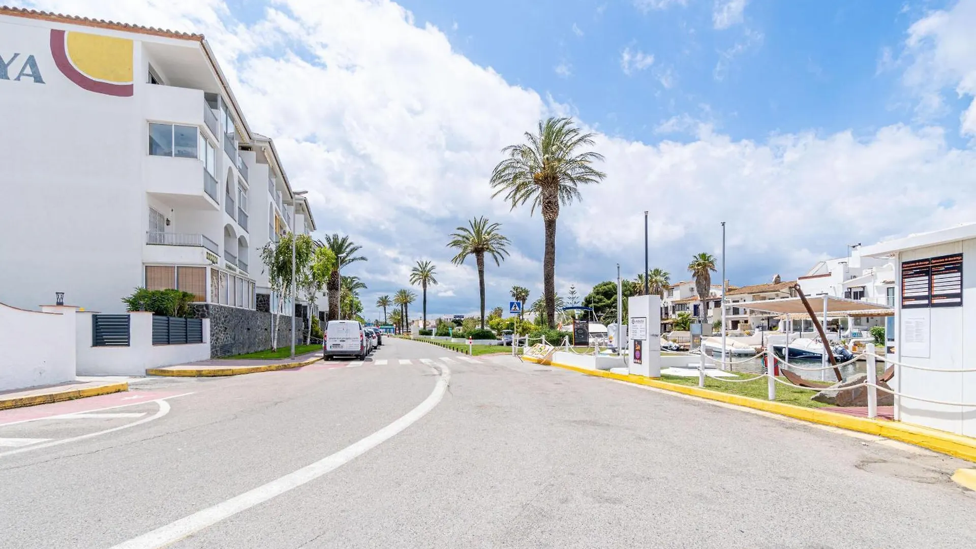 Apartamento Con Parking Y Vistas Al Canal - Hisp-288-64 Empuriabrava