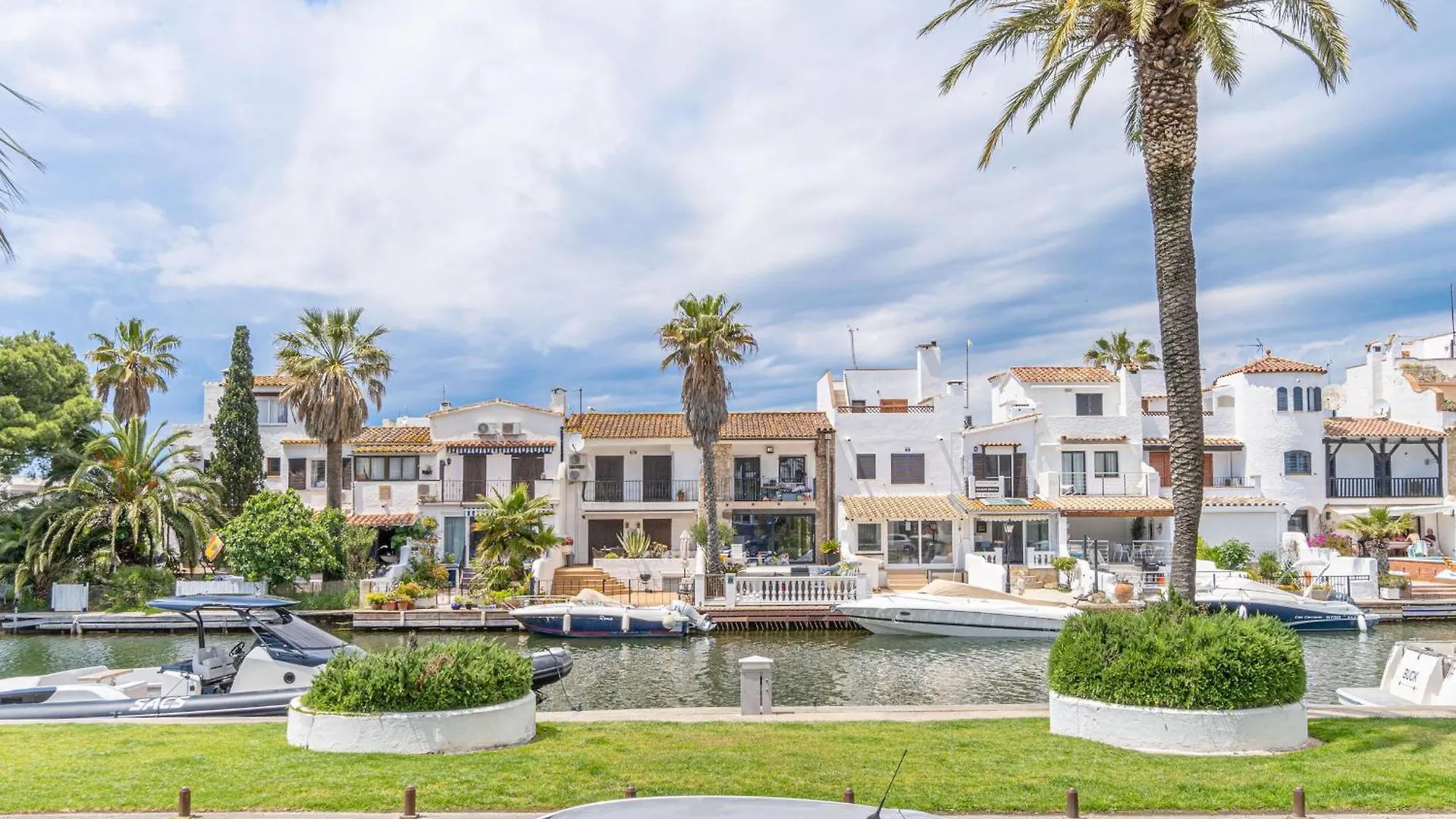 Apartamento Con Parking Y Vistas Al Canal - Hisp-288-64 Empuriabrava Apartment